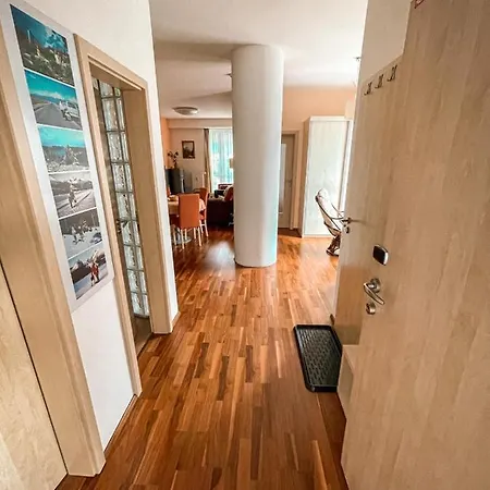 Апартаменты Crocus 313 *