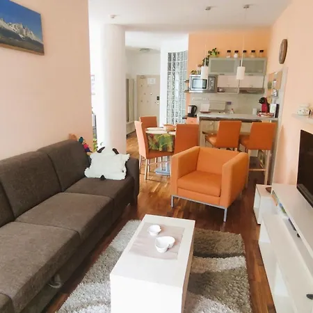 Crocus 313 Апартаменты Штрбске-Плесо